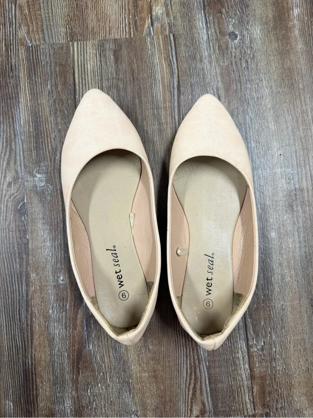 Vintage Y2K Wet Seal cream pointed toe flats